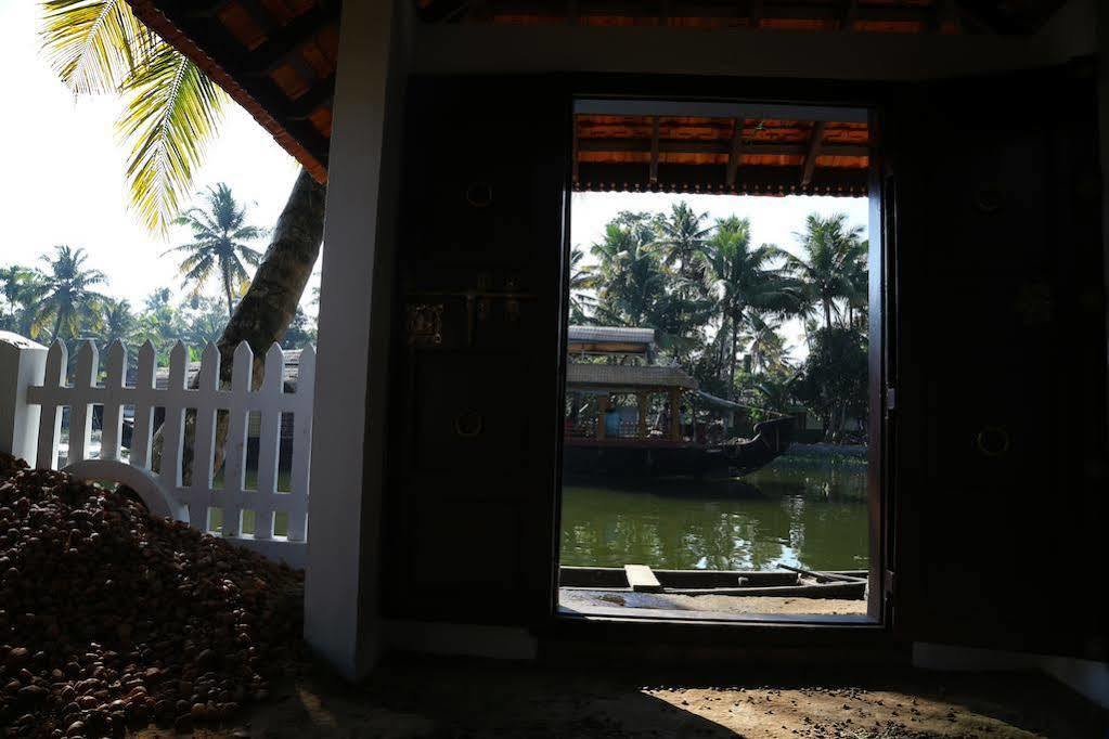 Bamboo Lagoon Backwater Front Resort Alappuzha Экстерьер фото